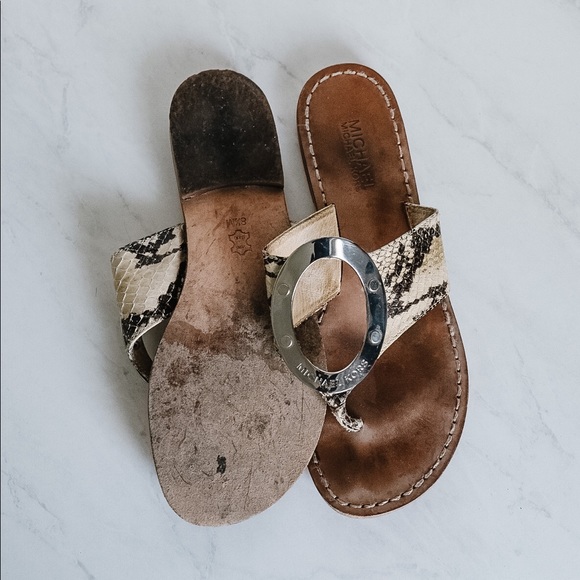 Michael Kors thong flat sandals - Picture 3 of 4